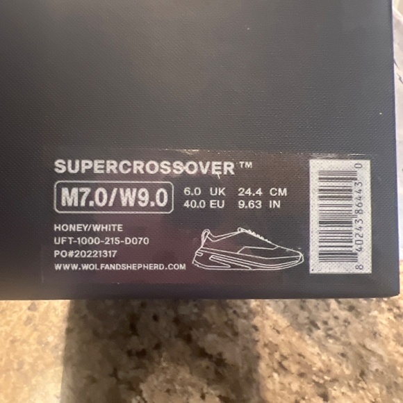 NEVER WORN Wolf and Shepherd Super Crossover Shoe main image 6